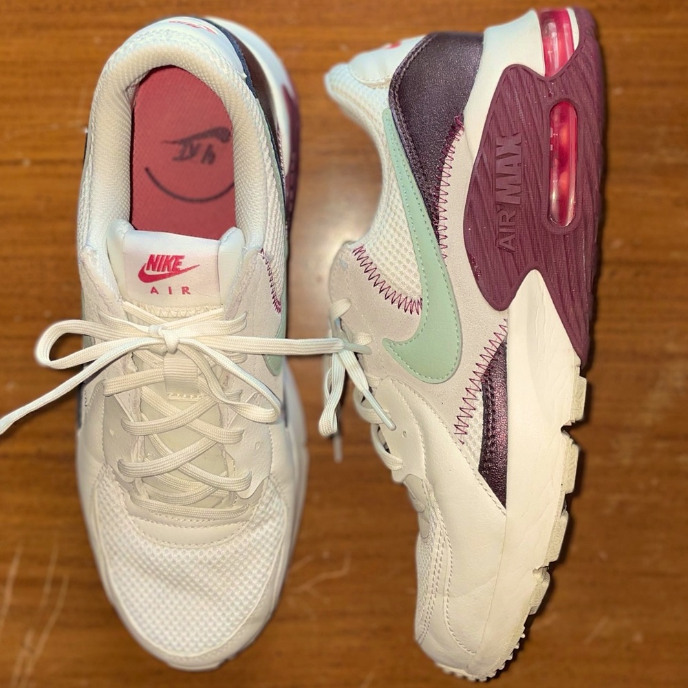 Nike Air Max from this years line. Size 9 gently loved but in great condition!!